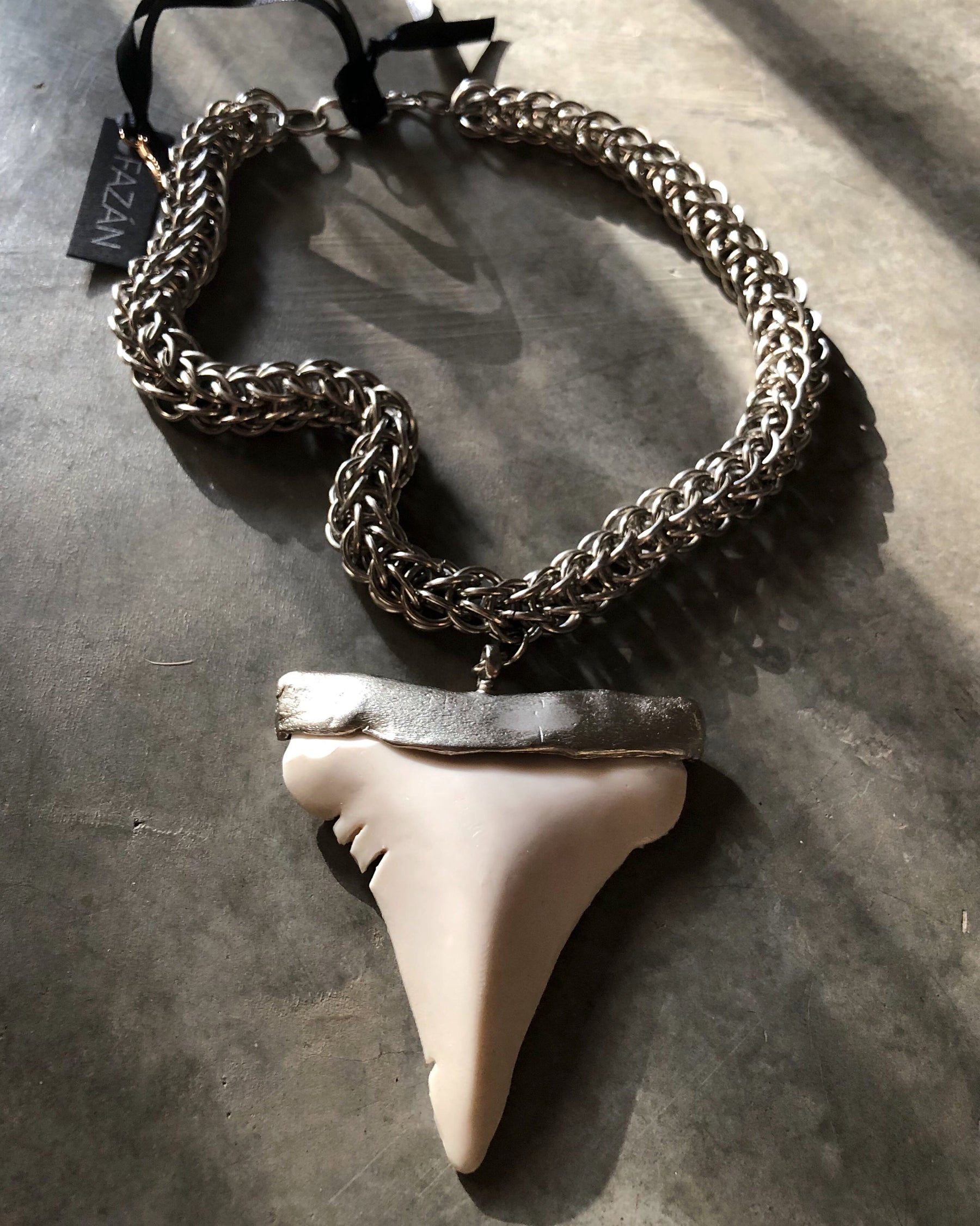 Collar Shark